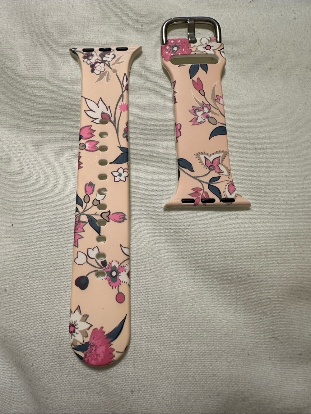 NWOB Vera Bradley Pink Floral Silicone Apple Watch Band Never Worn